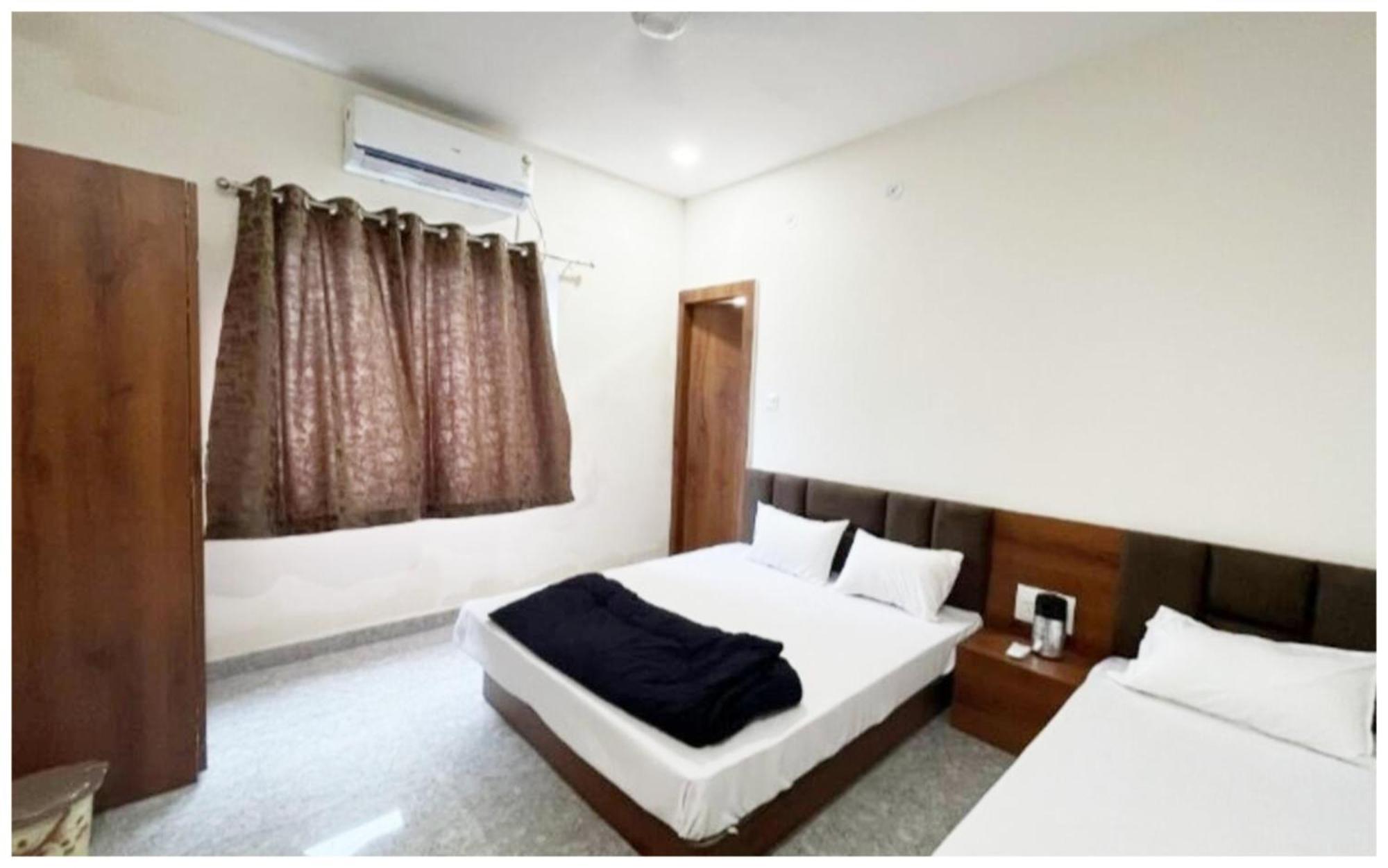 Premium Hotel Ujjain - G A R I M A - Near Mahakal Temple And Rivar - Railway Station - Hygiene & Spacious Room - With Wifi- And Parking Facilities - Best Hotel In Ujjain Exterior foto